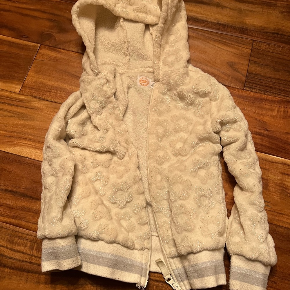 Girl’s white jacket with hood